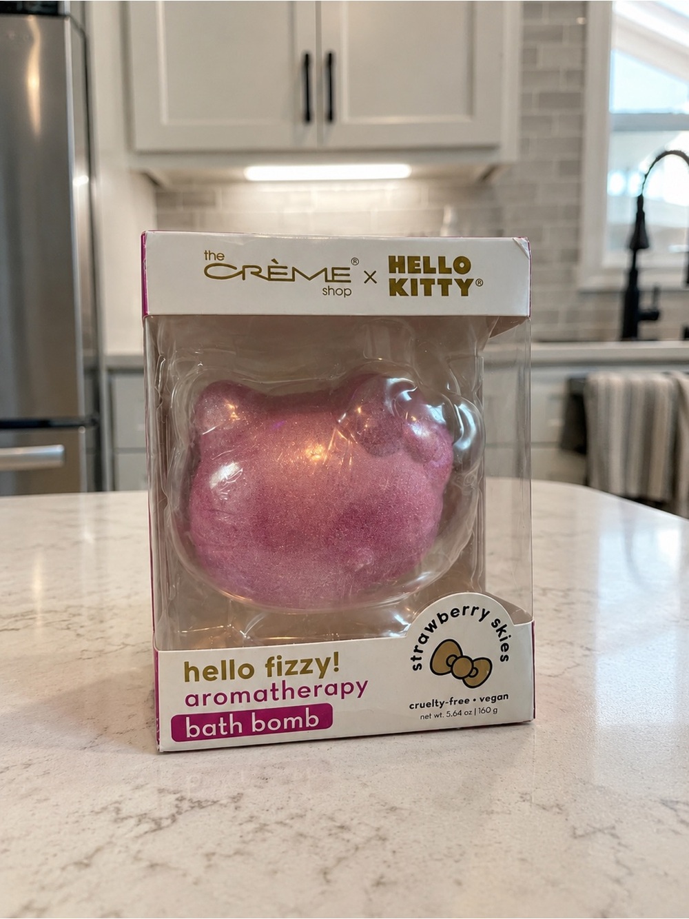 Pink "Hello Fizzy" Aromatherapy Bath Bomb - Strawberry Skies